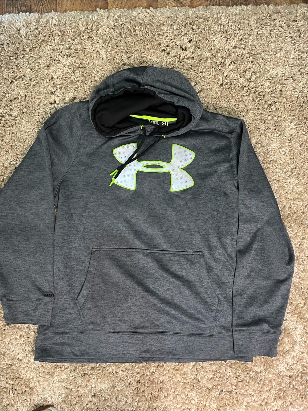 Under Armour cold gear Gray Pullover Hoodie with Neon Green Logo xl